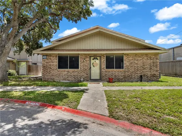 2052 Hidden Lake Avenue, Corpus Christi, TX 78412