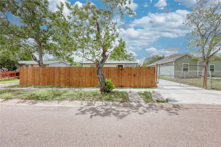 1445 Buenos Aires Street, Corpus Christi, TX 78417 - #3