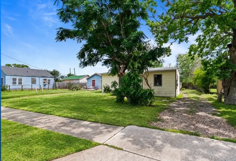 210 Tarlton Street, Corpus Christi, TX 78415 - #3
