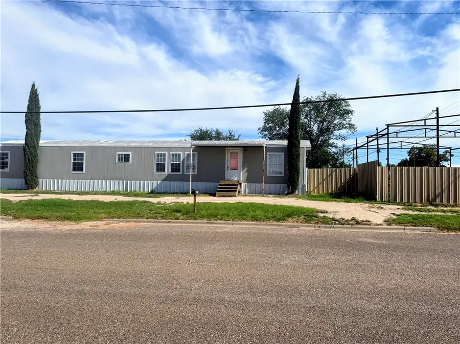 801 Sw Ave A, Andrews, TX 79714 - #2