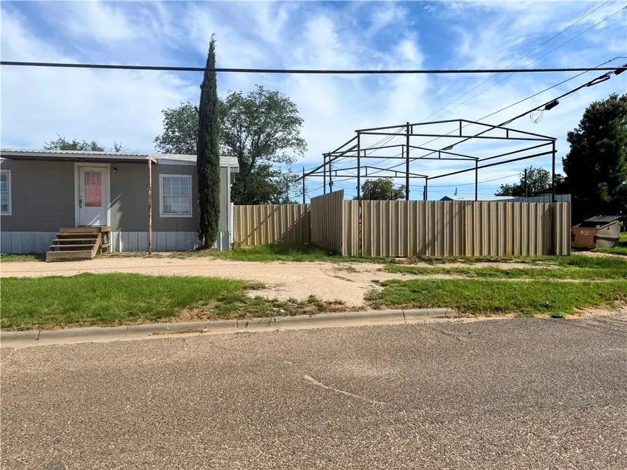 801 Sw Ave A, Andrews, TX 79714 - #3