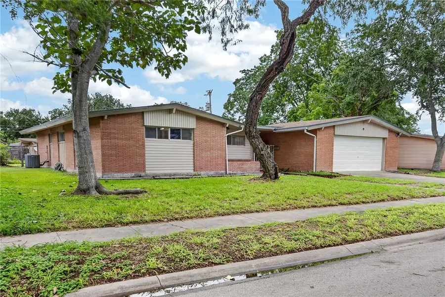 3330 Casa Rosa Drive, Corpus Christi, TX 78411 - #3