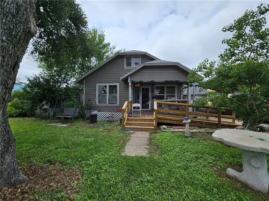 738 W 1st St., Alice, TX 78332 - #2