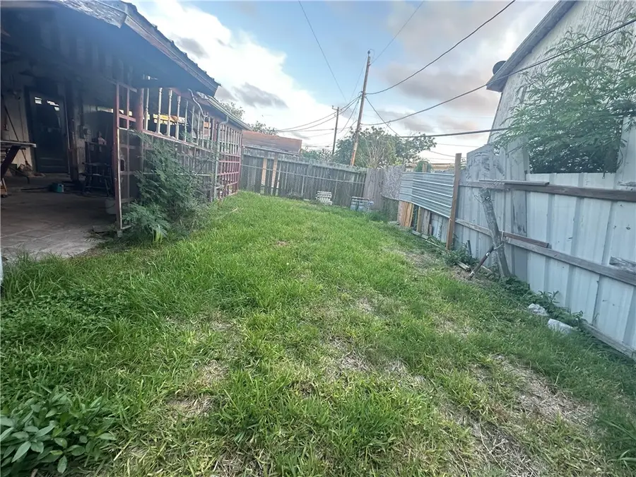321 Cortez Street, Corpus Christi, TX 78405 - #2