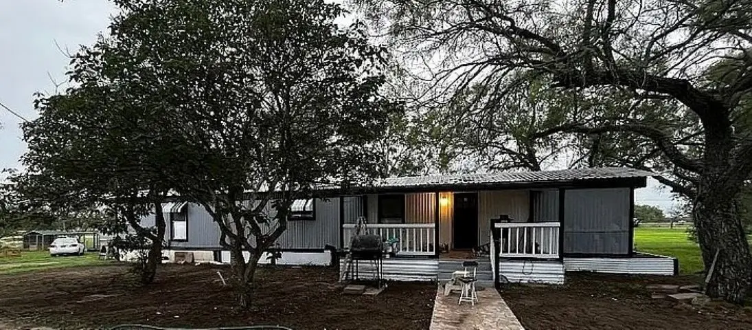 700 Lopez, George West, TX 78022 - #1