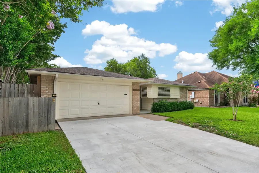 3042 Quail Hollow Drive, Corpus Christi, TX 78414 - #2