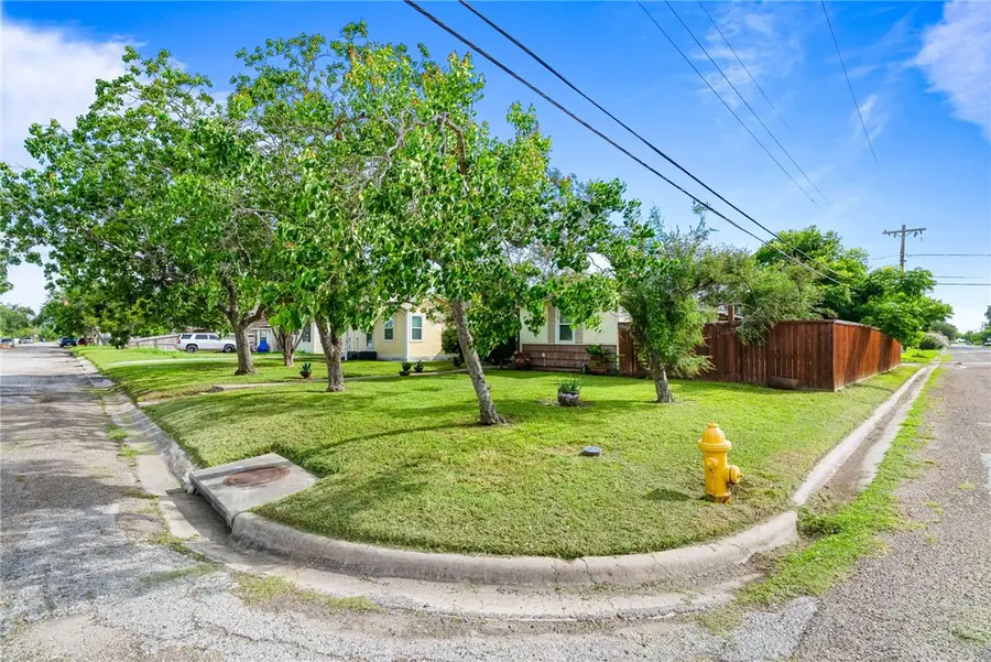 3462 Lawnview Street, Corpus Christi, TX 78411 - #3