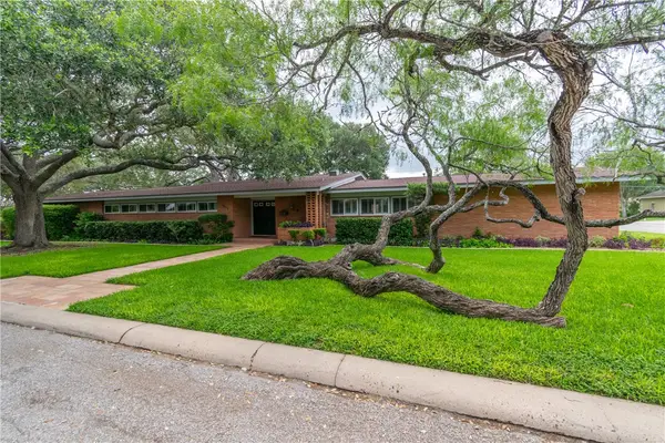 1821 Clare Drive, Alice, TX 78332