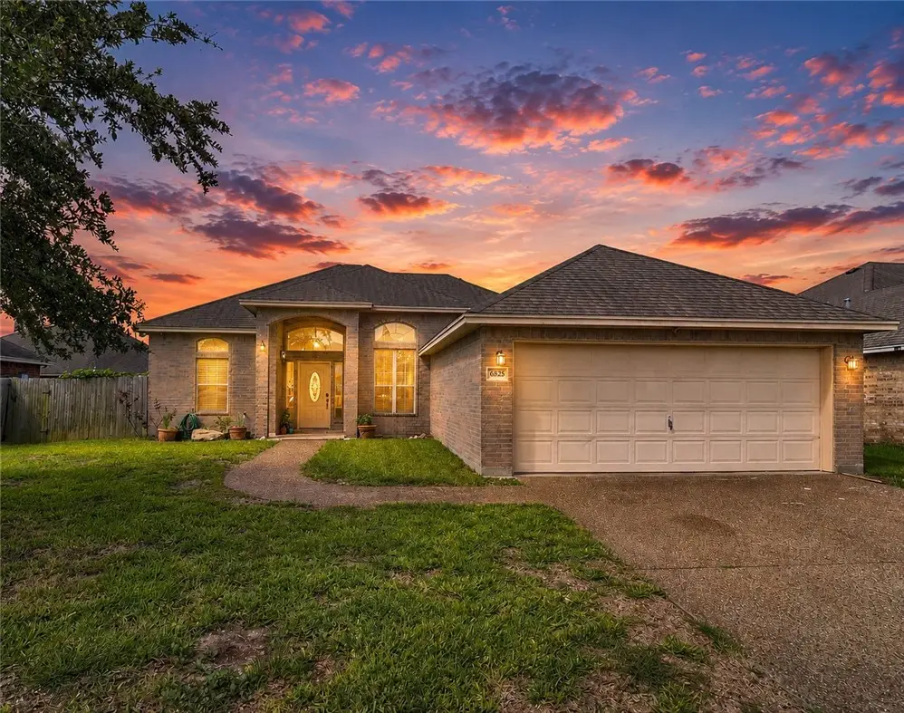 6825 King George Place, Corpus Christi, TX 78414 - #1