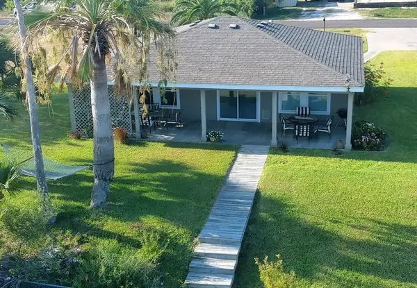 213 W Speckled Trout, Rockport, TX 78382