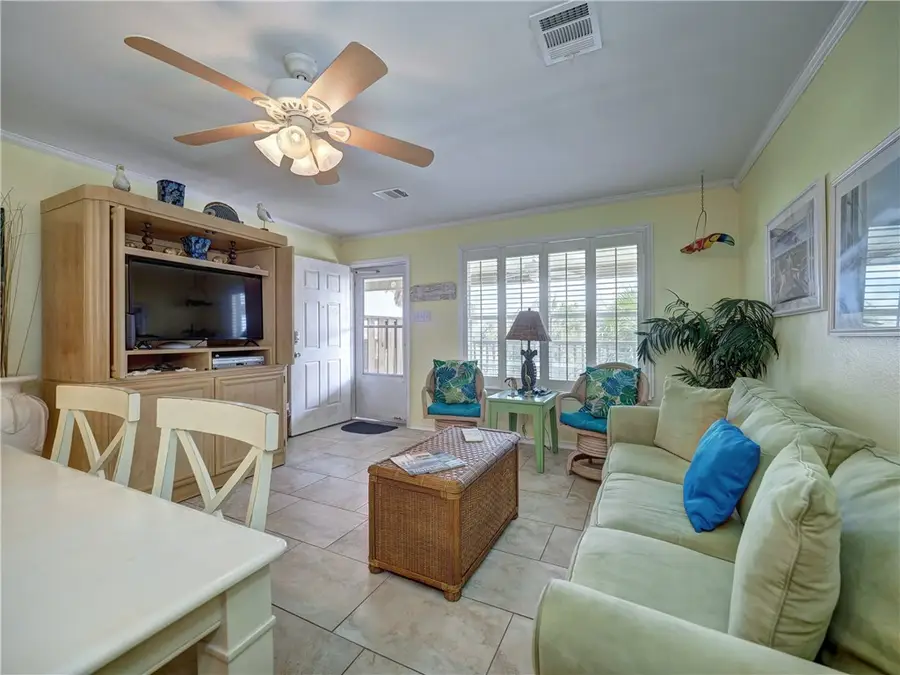 220 W Avenue F #1B, Port Aransas, TX 78373 - #3