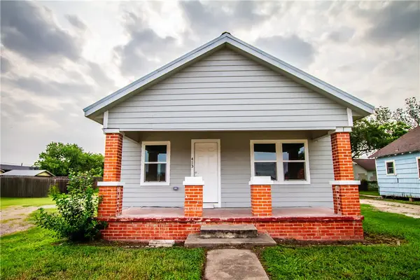 413 South San Patricio, Sinton, TX 78387