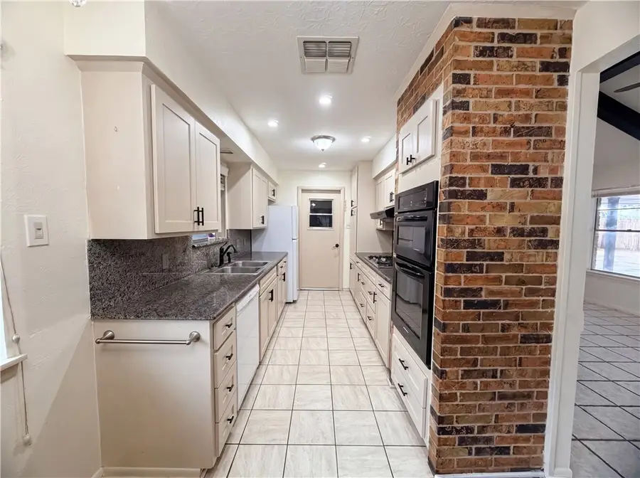 3710 Kingston Drive, Corpus Christi, TX 78415 - #2