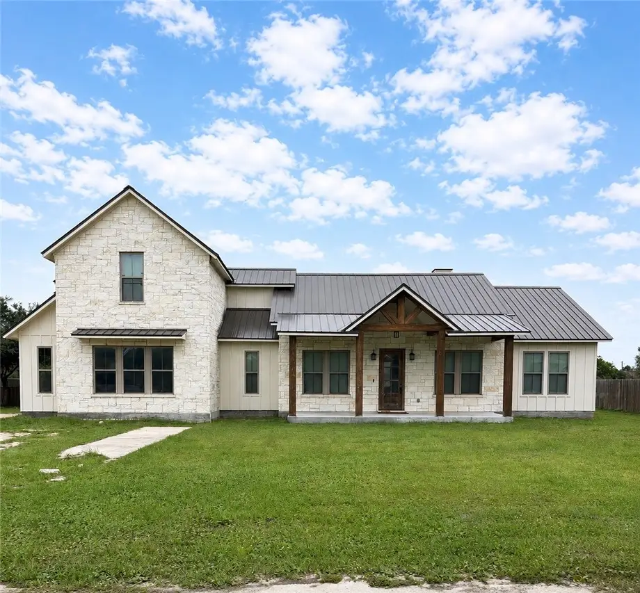 1056 Glenoak Drive, Corpus Christi, TX 78418 - #1