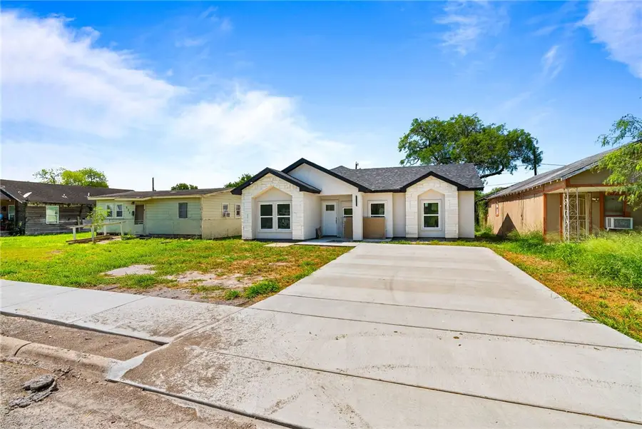 624 W Johnston Avenue, Kingsville, TX 78363 - #2