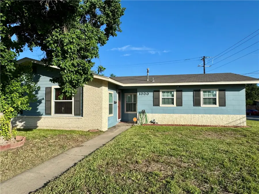 1000 E Toledo Street, Beeville, TX 78102 - #2