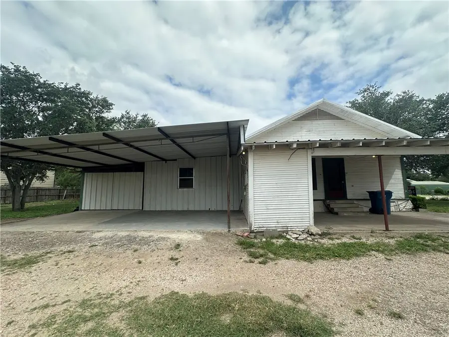206 Hinton, Three Rivers, TX 78071 - #2