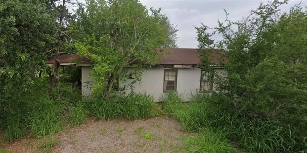 814 W 3rd Street, Bishop, TX 78343 - #1