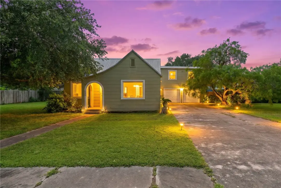 805 Cook, Odem, TX 78370 - #1