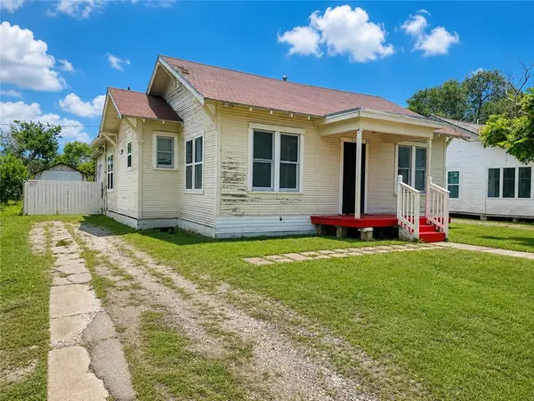 542 Mcintyre Avenue, Taft, TX 78390