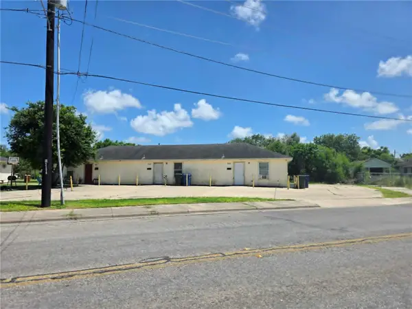 2851 Highland Avenue, Corpus Christi, TX 78405