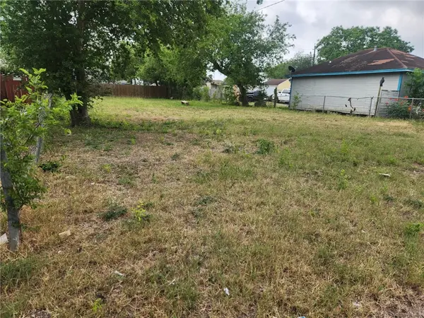 2618 Riggan Street, Corpus Christi, TX 78404