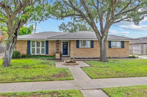 922 Meadowbrook Drive, Corpus Christi, TX 78412