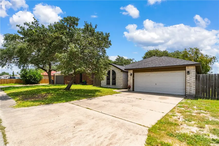 2094 Ridgewood Circle, Ingleside, TX 78362 - #2