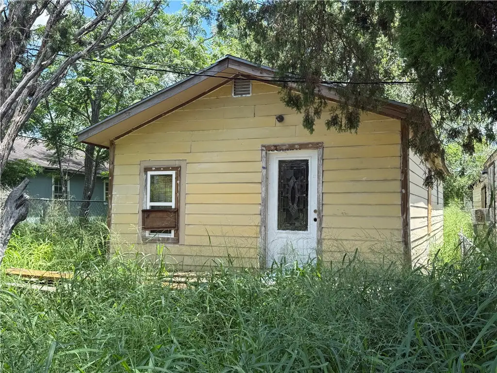 928 Indiana Street, Robstown, TX 78380 - #1