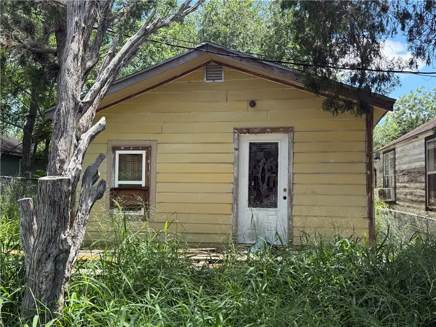 928 Indiana Street, Robstown, TX 78380 - #2