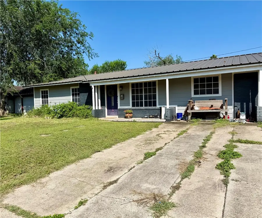 1802 E Johnston Avenue, Kingsville, TX 78363 - #3