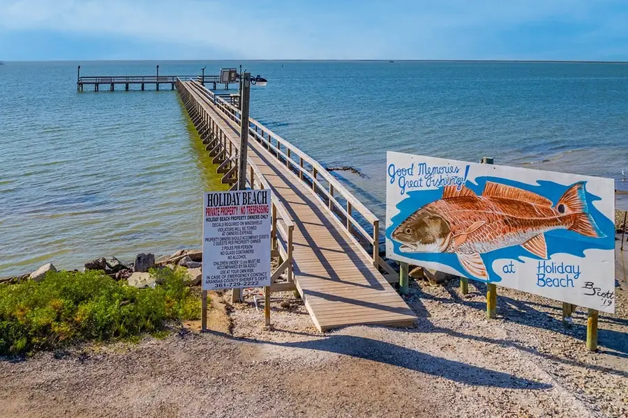 129 Palmetto Point, Rockport, TX 78382 - #2