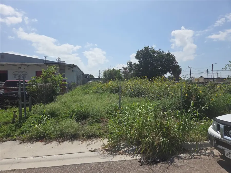 319 Waco Street, Corpus Christi, TX 78401 - #2