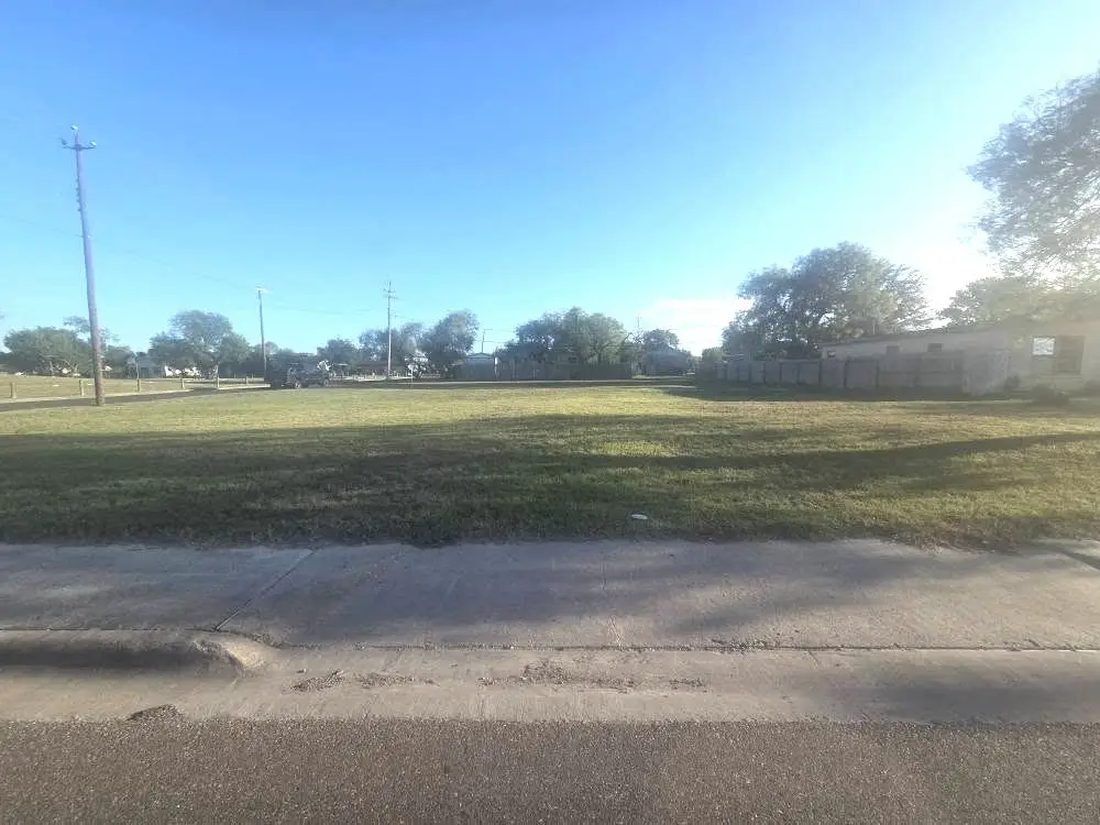 600 W Corral Avenue, Kingsville, TX 78363 - #1