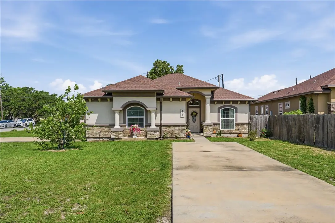 162 S 11th St & Yoakum, Aransas Pass, TX 78336 - #1