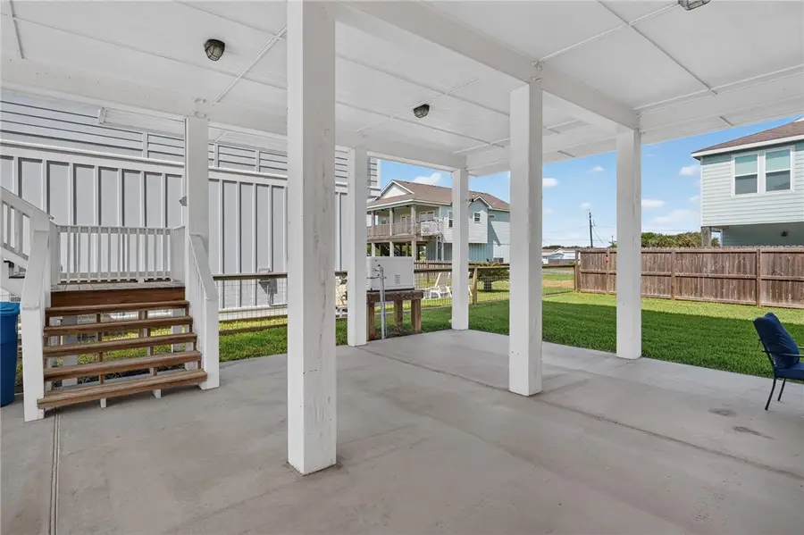 1505 S Live Oak Street, Rockport, TX 78382 - #3