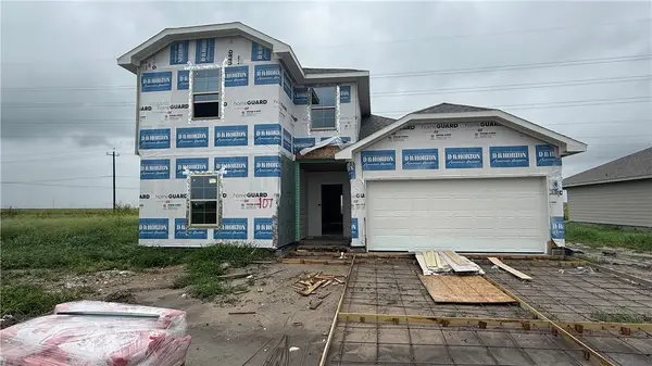107 Emerald Street, Portland, TX 78374
