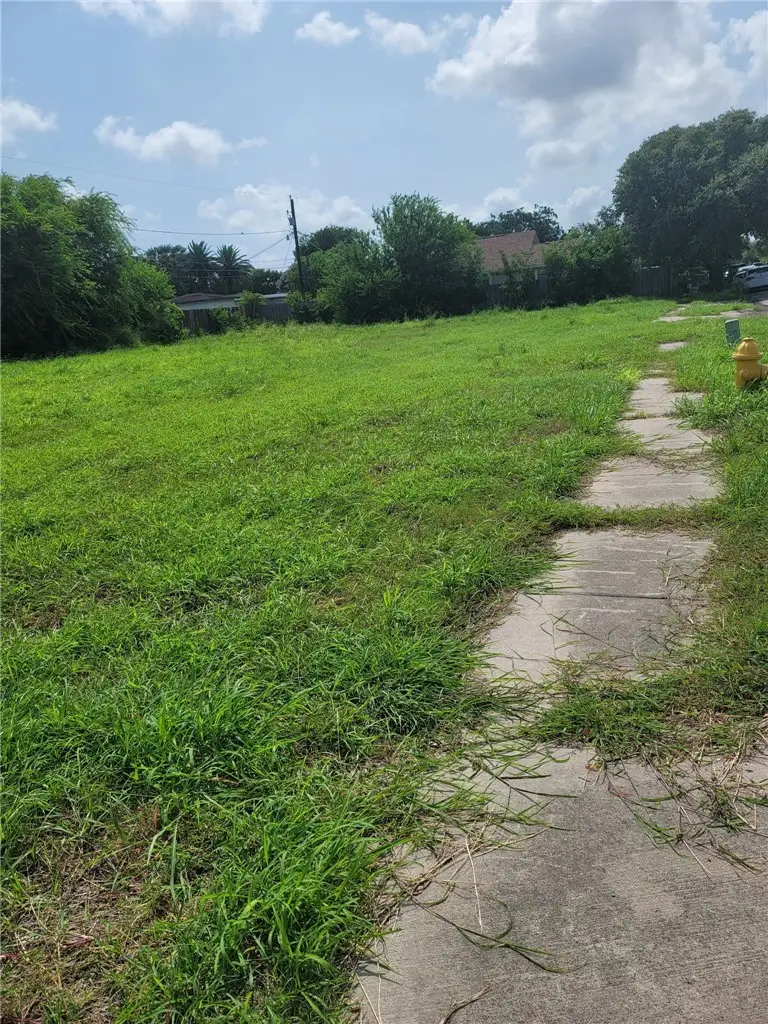 2823 S Port Avenue, Corpus Christi, TX 78405 - #1