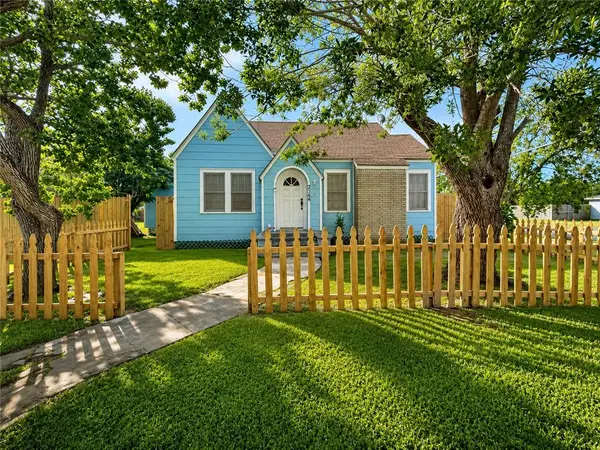2764 Houston Avenue, Ingleside, TX 78362