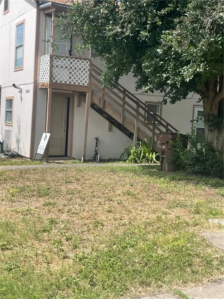 502 E Lott Avenue #U/L, Kingsville, TX 78363 - #3
