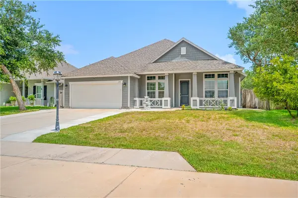 118 Norwood Oaks Drive, Rockport, TX 78382