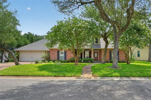 204 Champions Drive, Rockport, TX 78382