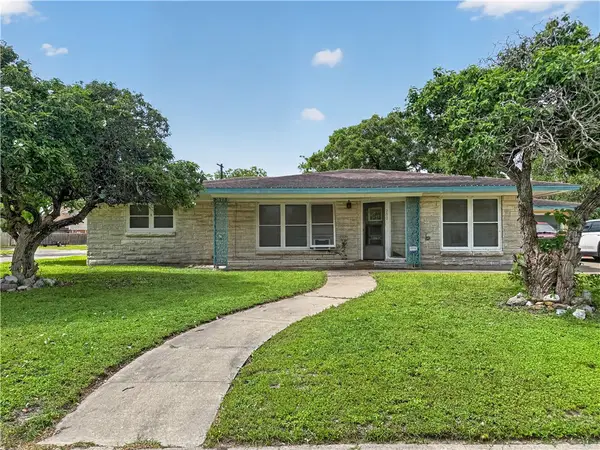200 Ashburn Avenue, Robstown, TX 78380