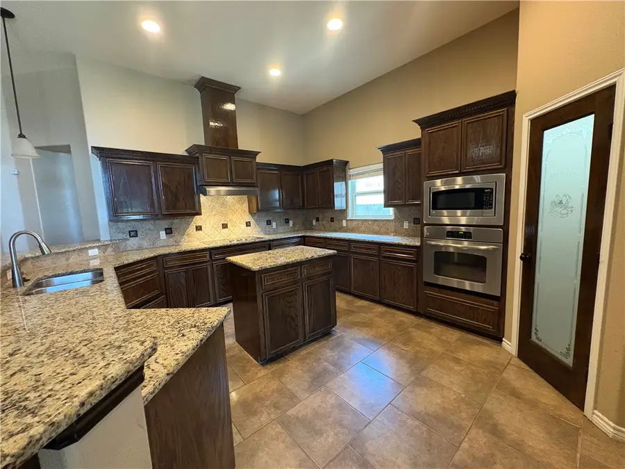 6805 Sir Moses Place, Corpus Christi, TX 78414 - #3
