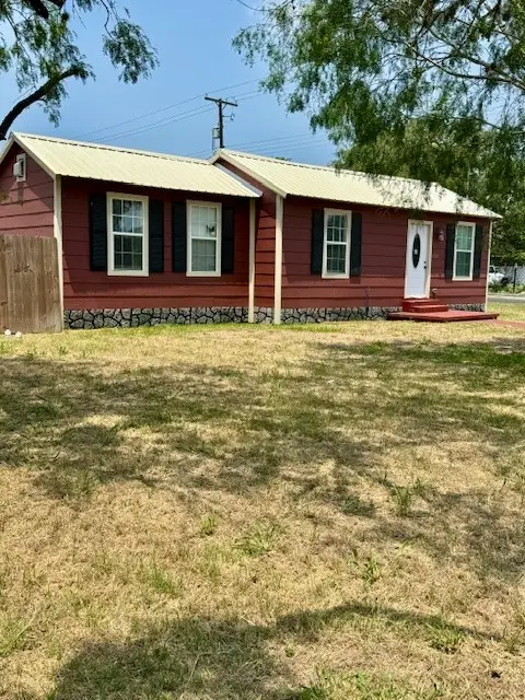 1313 N Tyler Street, Beeville, TX 78102 - #1