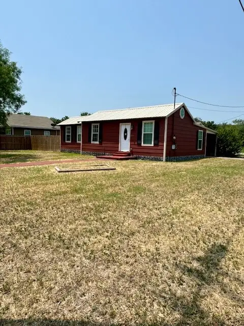1313 N Tyler Street, Beeville, TX 78102 - #2