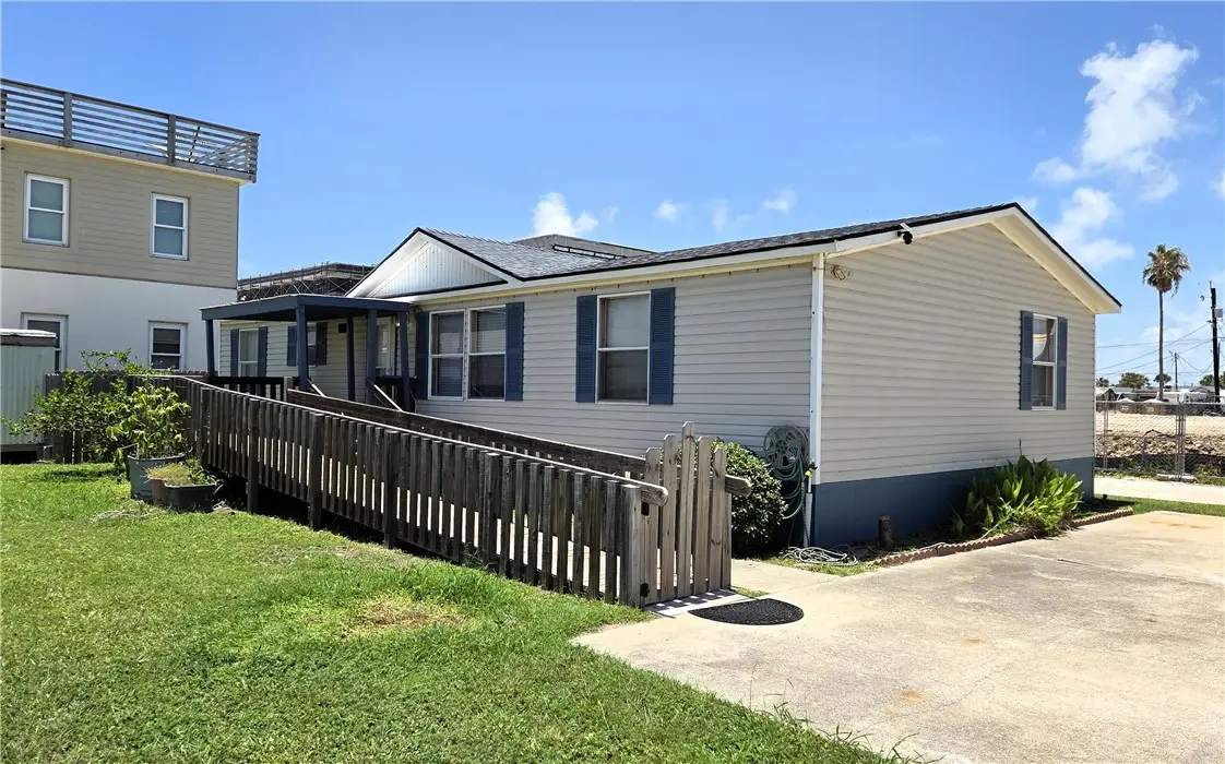 218 E Avenue C, Port Aransas, TX 78373 - #1