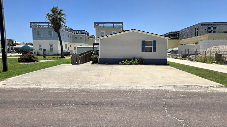 218 E Avenue C, Port Aransas, TX 78373 - #3