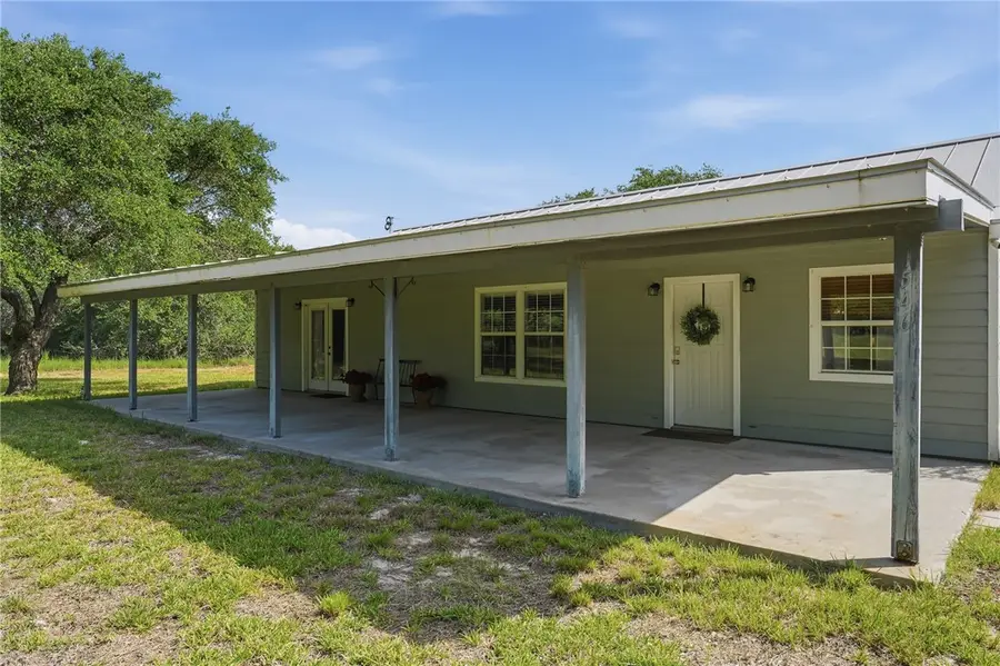 1546 W Beasley Avenue, Aransas Pass, TX 78336 - #3