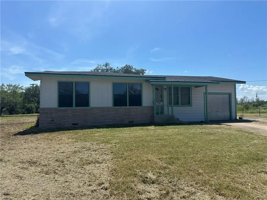 836 Hamilton Street, Sinton, TX 78387 - #2